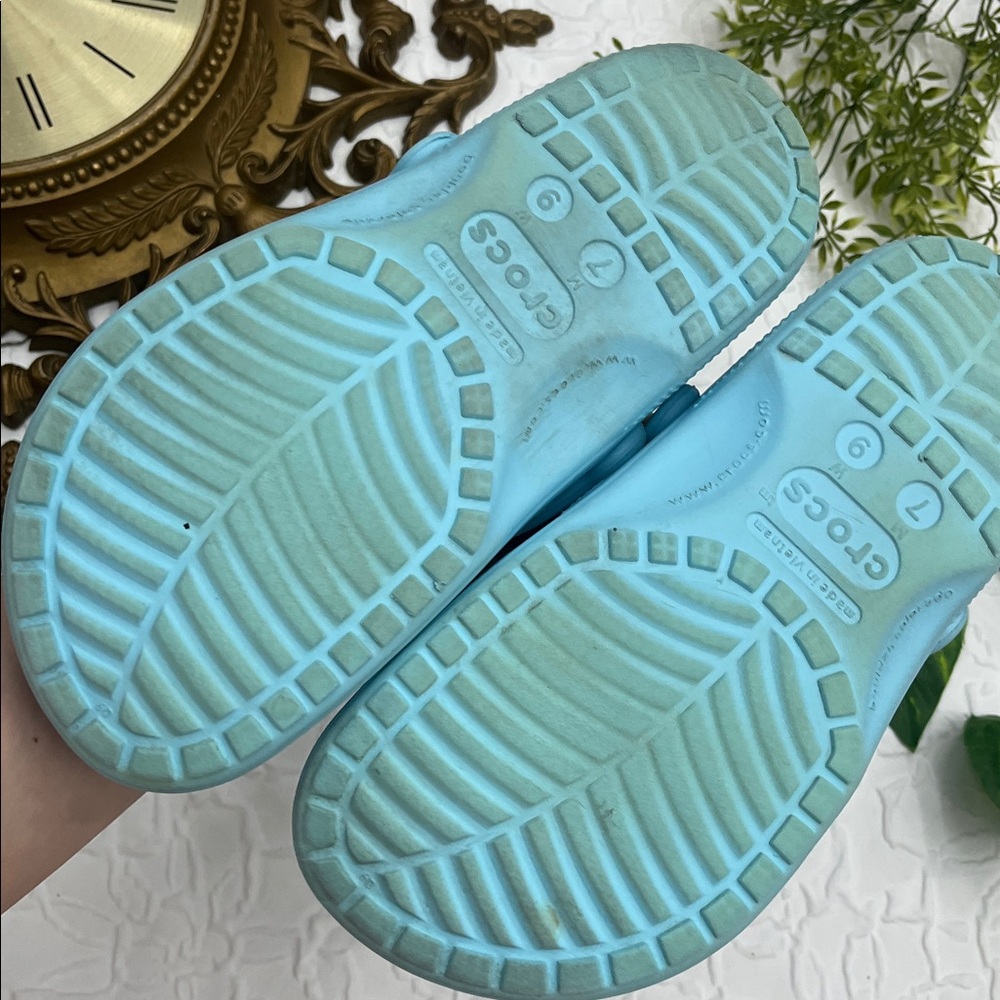 Blue Crocs - Picture 4 of 5